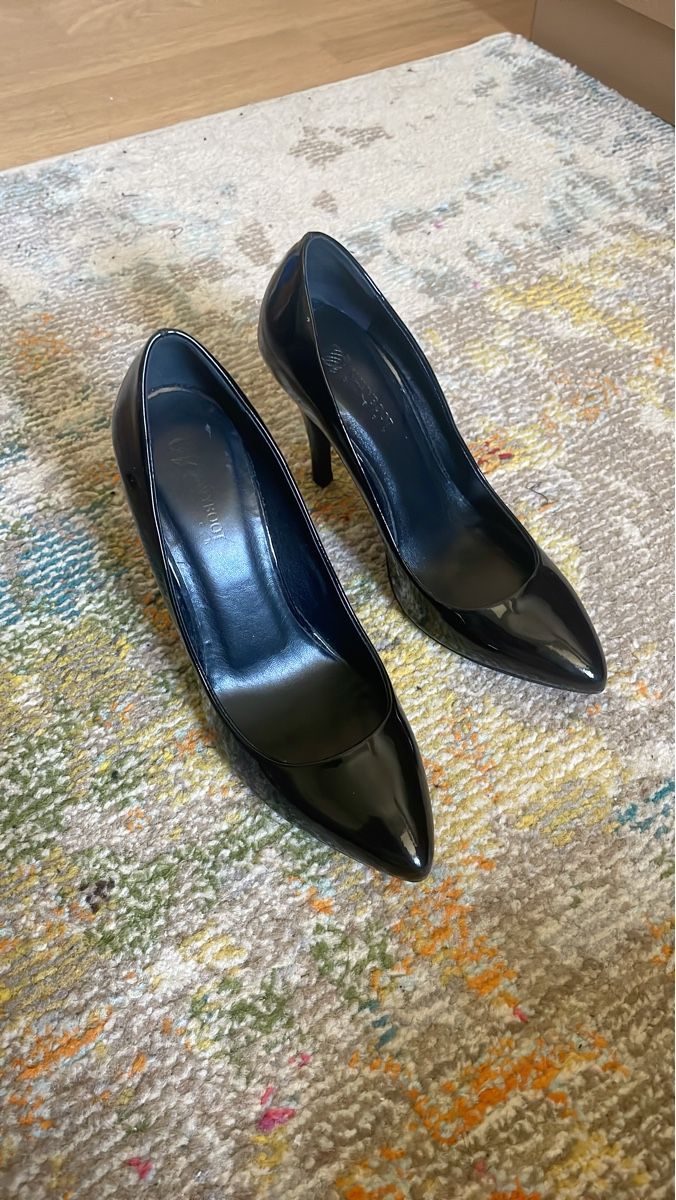 Navyboot Damenschuhe: Elegante Lackpumps Gr. 36 – Gebraucht aus Zürich von balilife