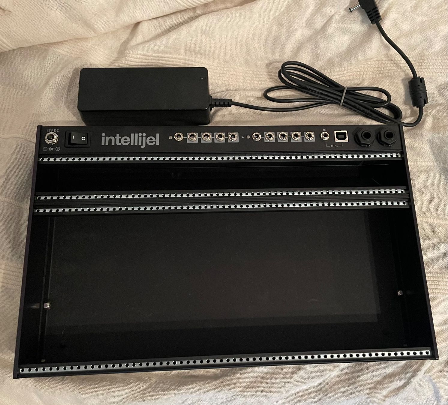 Sonstiges Zubehör: Rack Intellijel 4U 62HP – Gebraucht aus La Neuveville von Sasa_Pikata