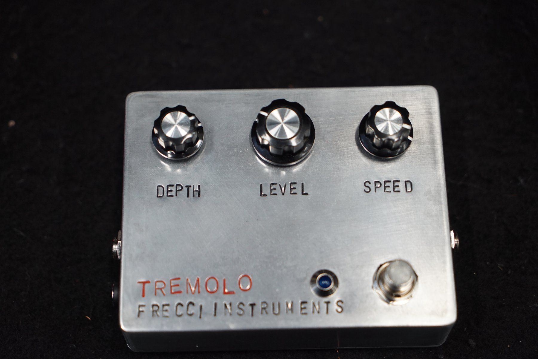 Strumenti musicali: Frecci Tremolo silber Version inklusive  Box – Usato da Ortschwaben venduto da Musictrade 1