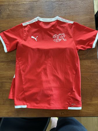 Schweizer Nati Shirt und Hose
