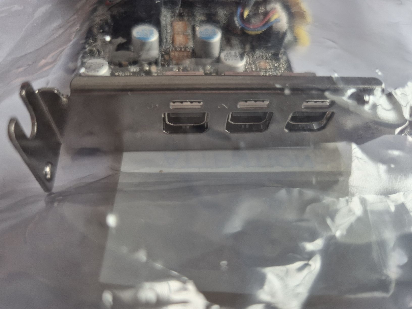 Nvidia Grafikkarten: NVIDIA P400 4GB – Neu und originalverpackt aus Brügg BE von pittbull80 3