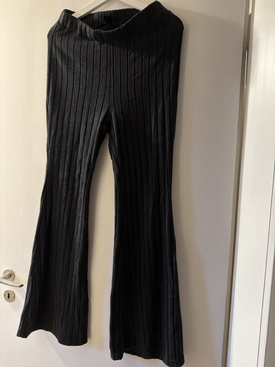 Hosen: Damen Schlaghose schwarz – Gebraucht aus zürich von resagrev