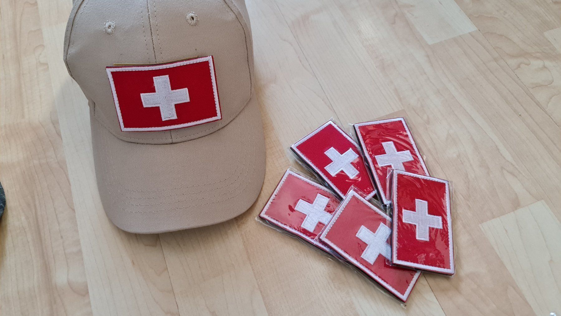 Placchette & Badge: Patch Badge Klett Kleider Schweiz Suisse – Nuovo e nell'imballaggio originale da Effretikon venduto da easyjones