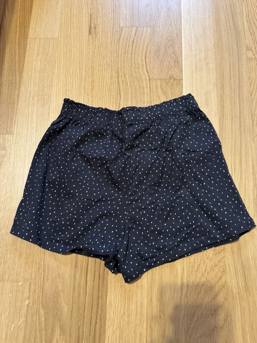 H&M Pantaloni: H&M Shorts, Grösse 134 – Usato da Kleinandelfingen venduto da les_gb7w 1