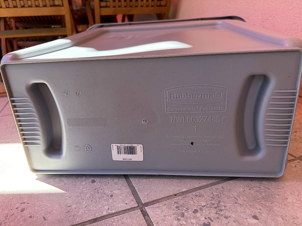 Abfalleimer: Abfalleimer Rubbermaid 60 Litrer – Gebraucht aus Lenzburg von Zuckermus66 3