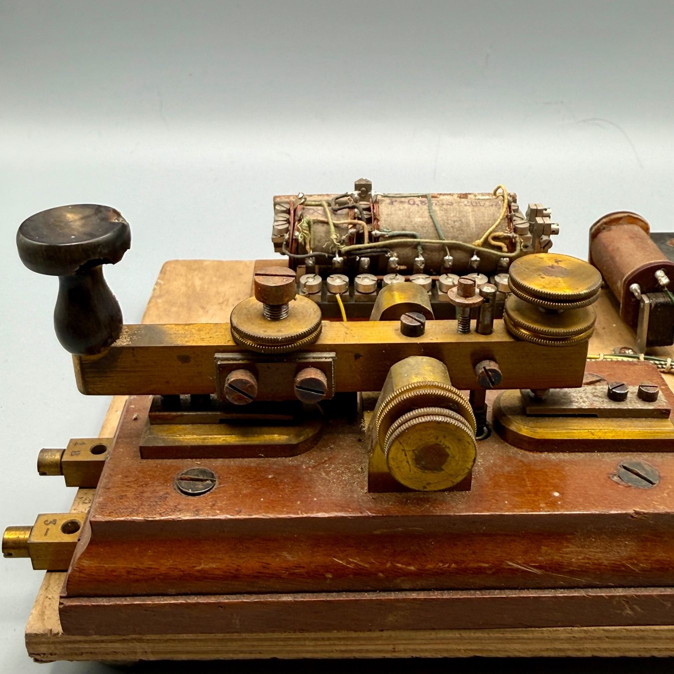 Telefone: Antiker Morsetelegraph – Gebraucht aus Ueberstorf von Brocandi 3