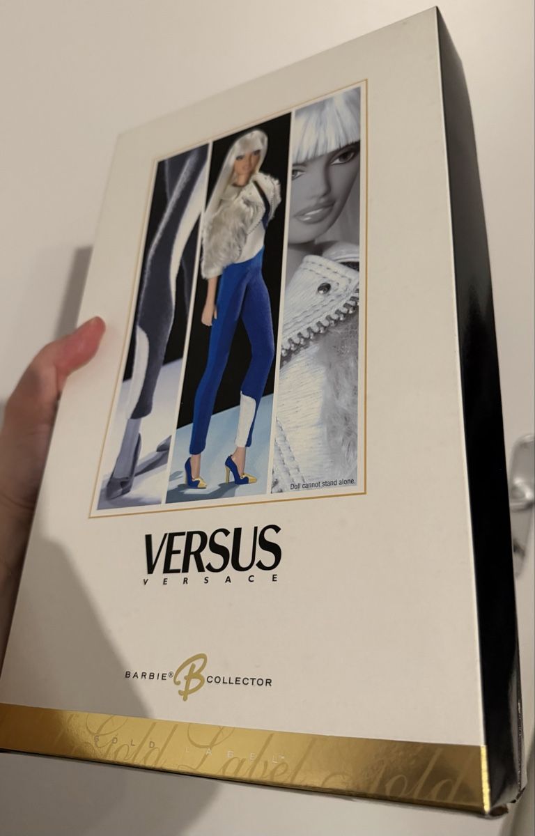 Poupées: Versus Versace Barbie Gold Label – Neuf avec emballage d'origine à Bürglen TG par SonneMondSterne99 9