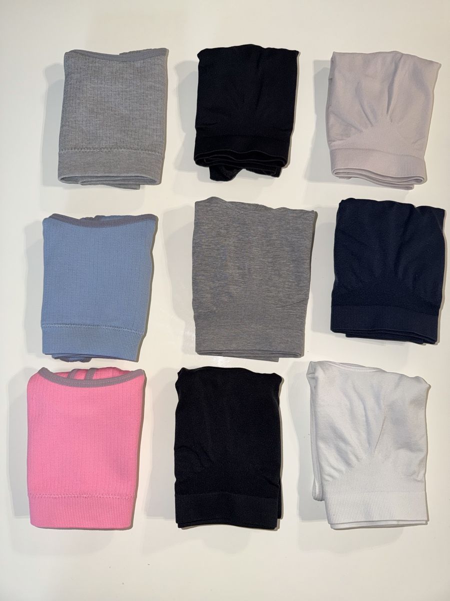 Sonstige Unterwäsche: Brassières 9 pièces M – Gebraucht aus Cologny von PEACEANDLOVE