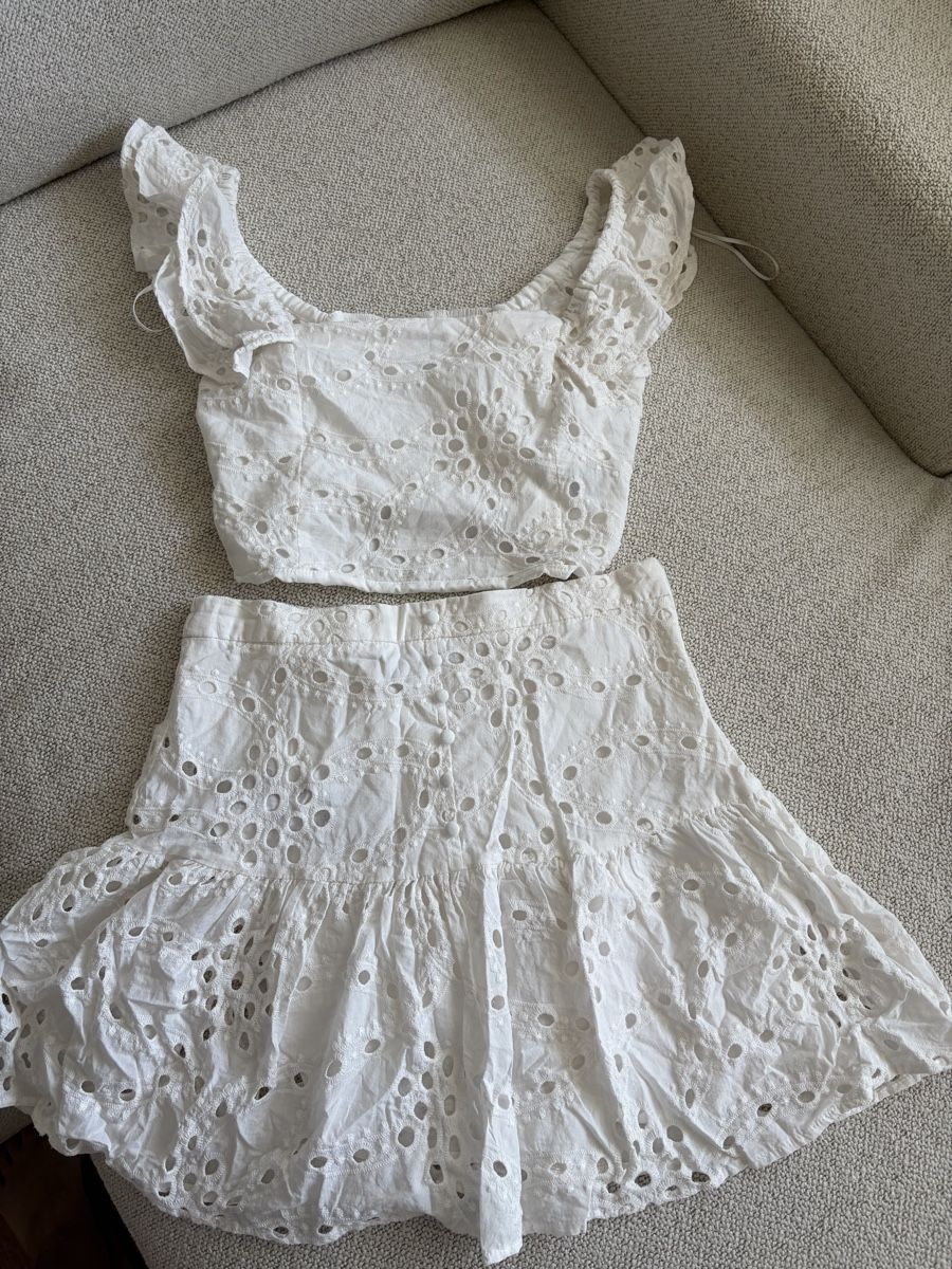 Lotti di vestiti: Amisu Summer Crop Top & Mini Skirt Set S – Usato da Zürich venduto da dor_9l9g
