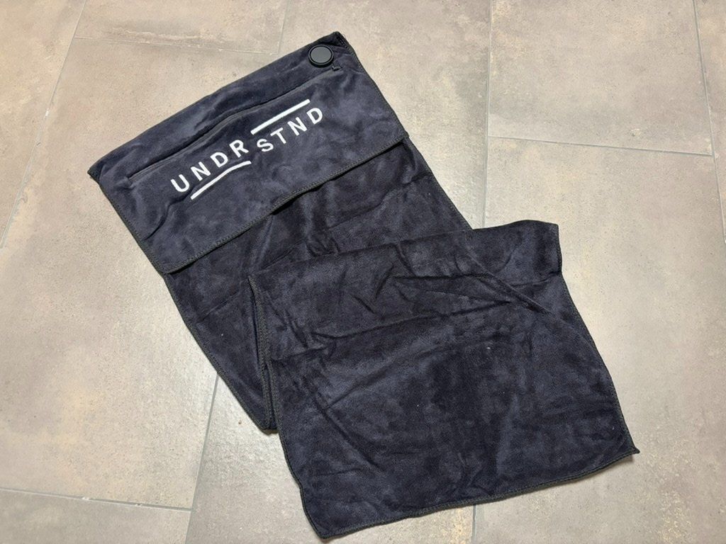 Teli da bagno: Gym Tuch mit Tasche und Magnet – Nuovo e nell'imballaggio originale da Winterthur venduto da AlienStore