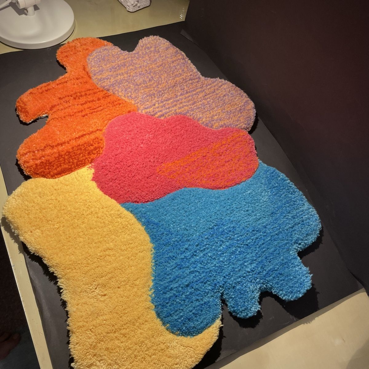 Tappeti: RAR: Handmade Tufting Teppich farbig ca. 50x67cm – Nuovo e nell'imballaggio originale da Bellach venduto da Dreamer2501 1