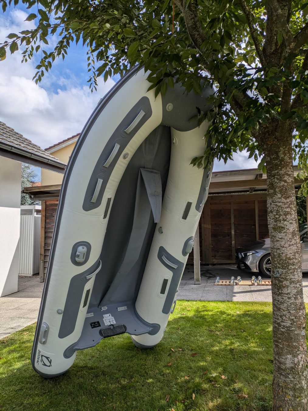 Zodiac Barche: Annexe Zodiac 310 avec moteur – Usato da Wallenried venduto da Laczko 1