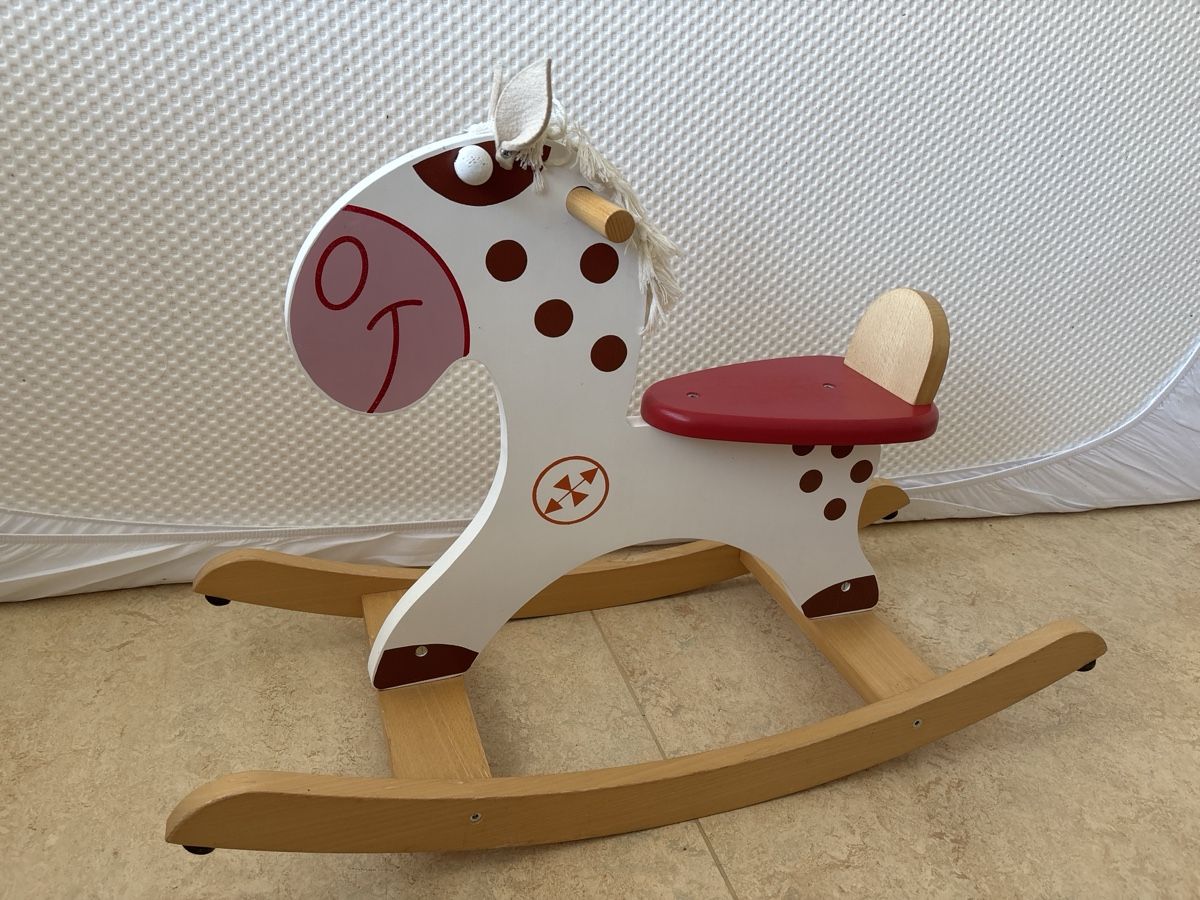 Wooden rocking horse with removable safety bar - Scratch (Gebraucht) in ...