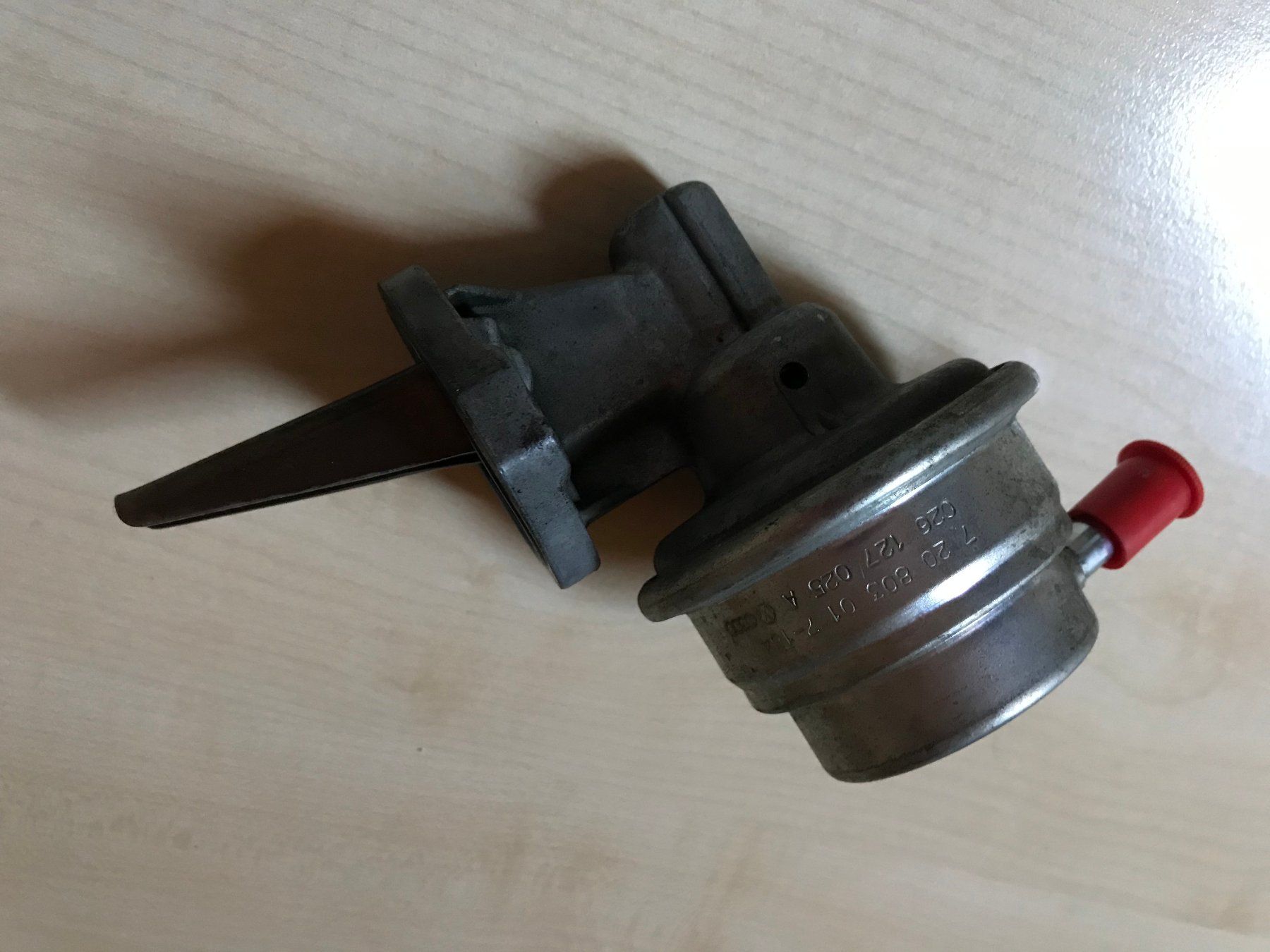 VW Tutti pezzi di ricambio auto: Benzinpumpe VW Golf I von 1983 Oldtimer – Usato da Hedingen venduto da mg1948_er 1