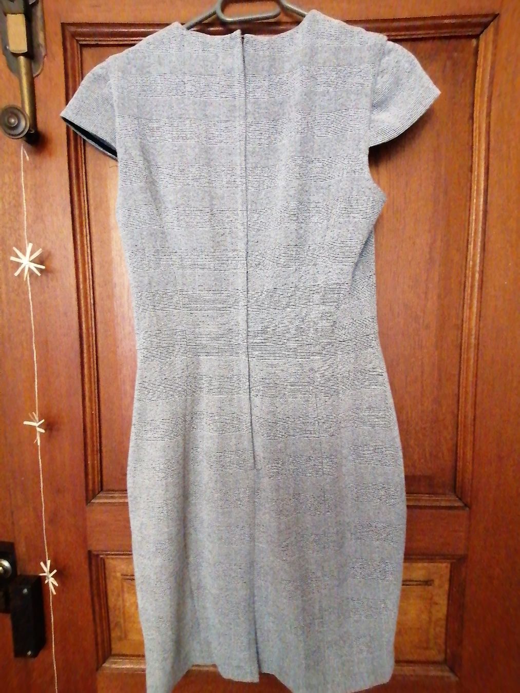 Vestiti: Kleid ,tailliert,36 – Usato da Solothurn venduto da Shanty.20 3