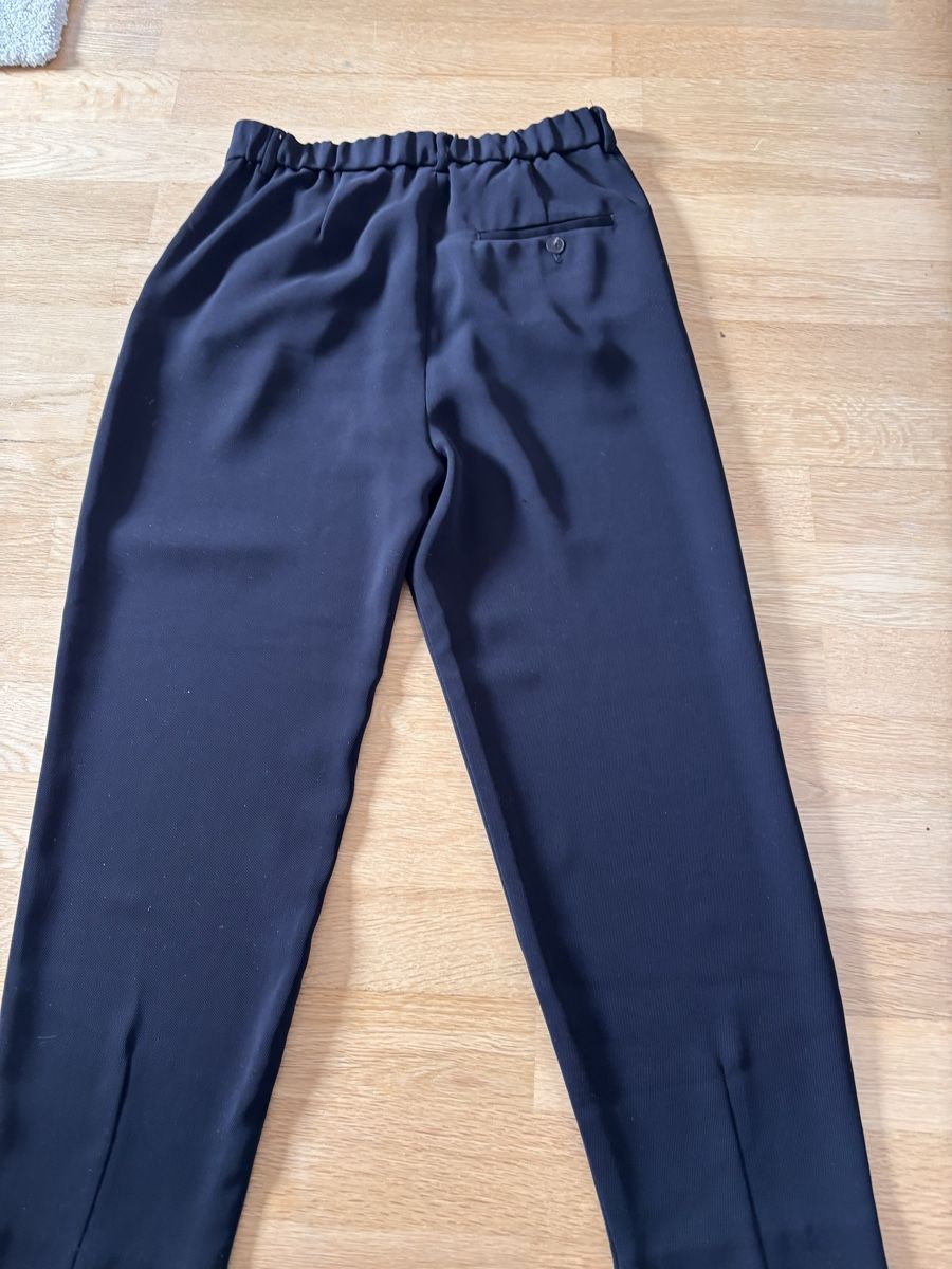 Globus Pantaloni: Globus Studio Hose schwarz 36 – Usato da Fribourg venduto da dafral 3