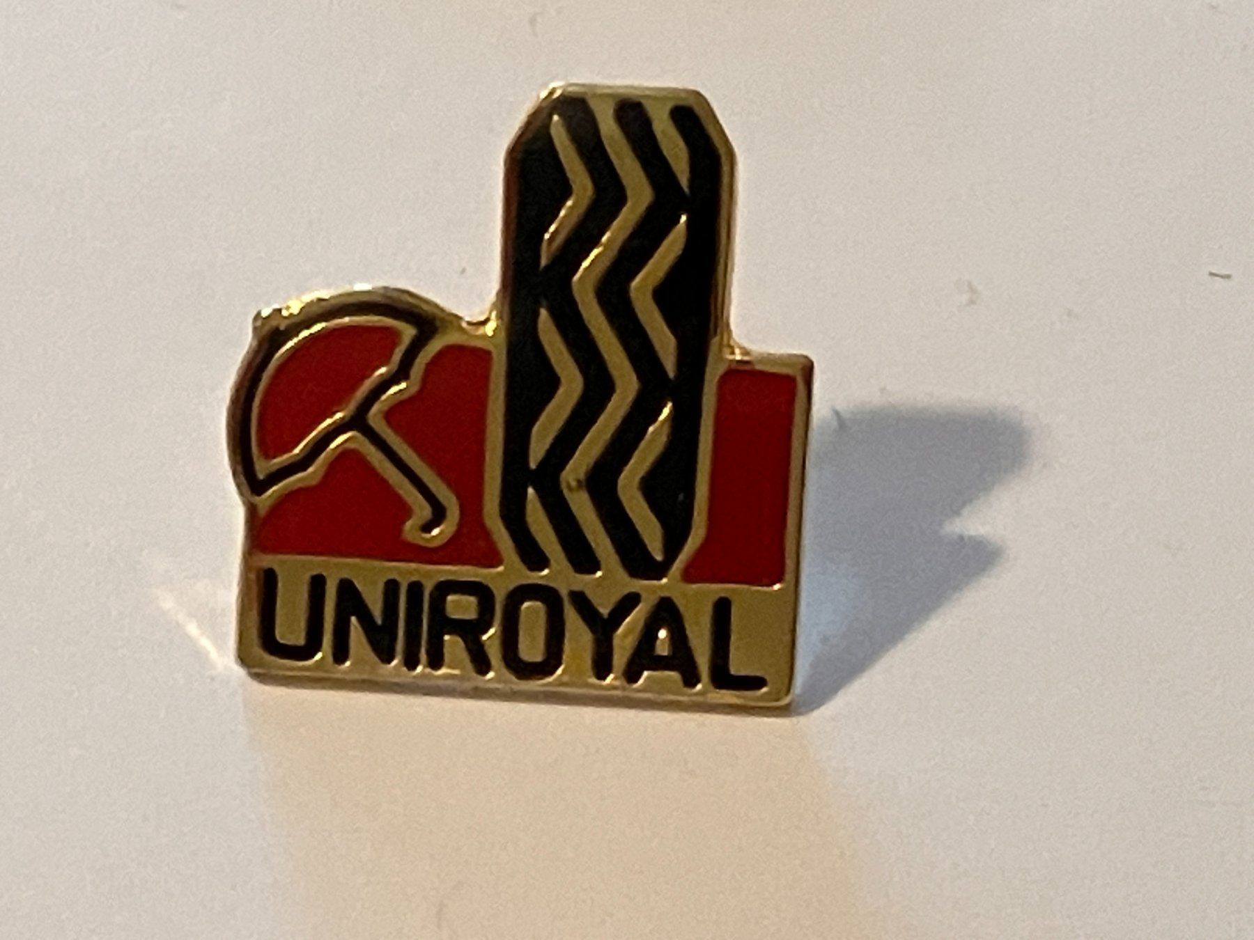 Placchette & Badge: 1 Pin Uniroyal Reifen – Usato da Basel venduto da djwwpp