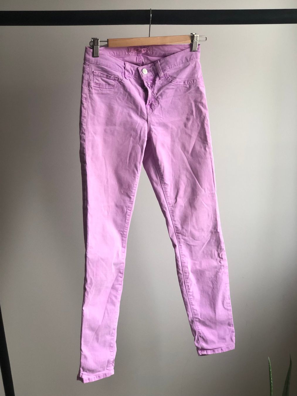 Jeans: J Brand Jeans mit einer coolen Farbe, Grösse 26 – Usato da Unterägeri venduto da Lerchemeerenge 1