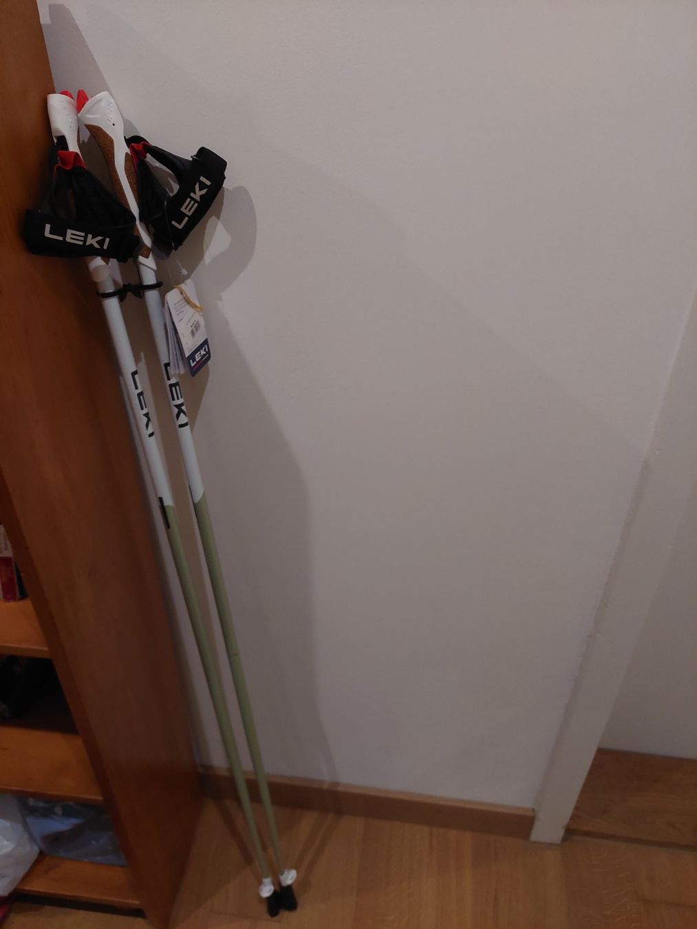 Leki Bastoncini da trekking: LEKI Nordic Walking Stöcke /Sticks – Nuovo e nell'imballaggio originale da Zürich venduto da alb_d87f
