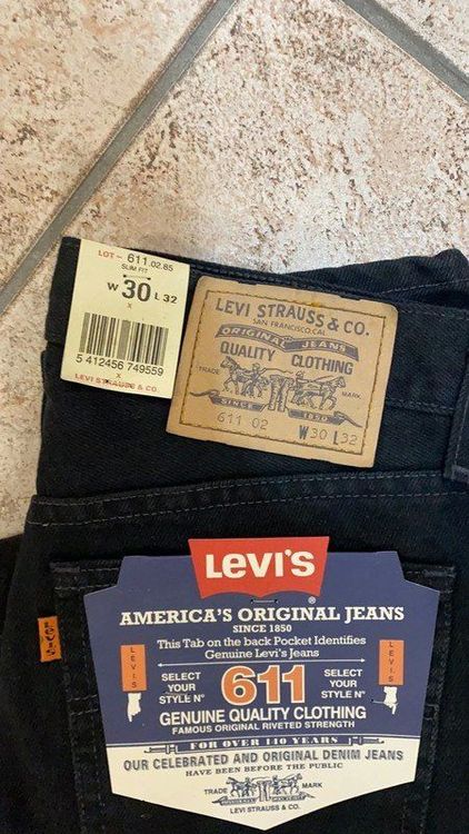 New Old Stock Levi s 611 Mom Jeans 28 32 Kaufen auf Ricardo