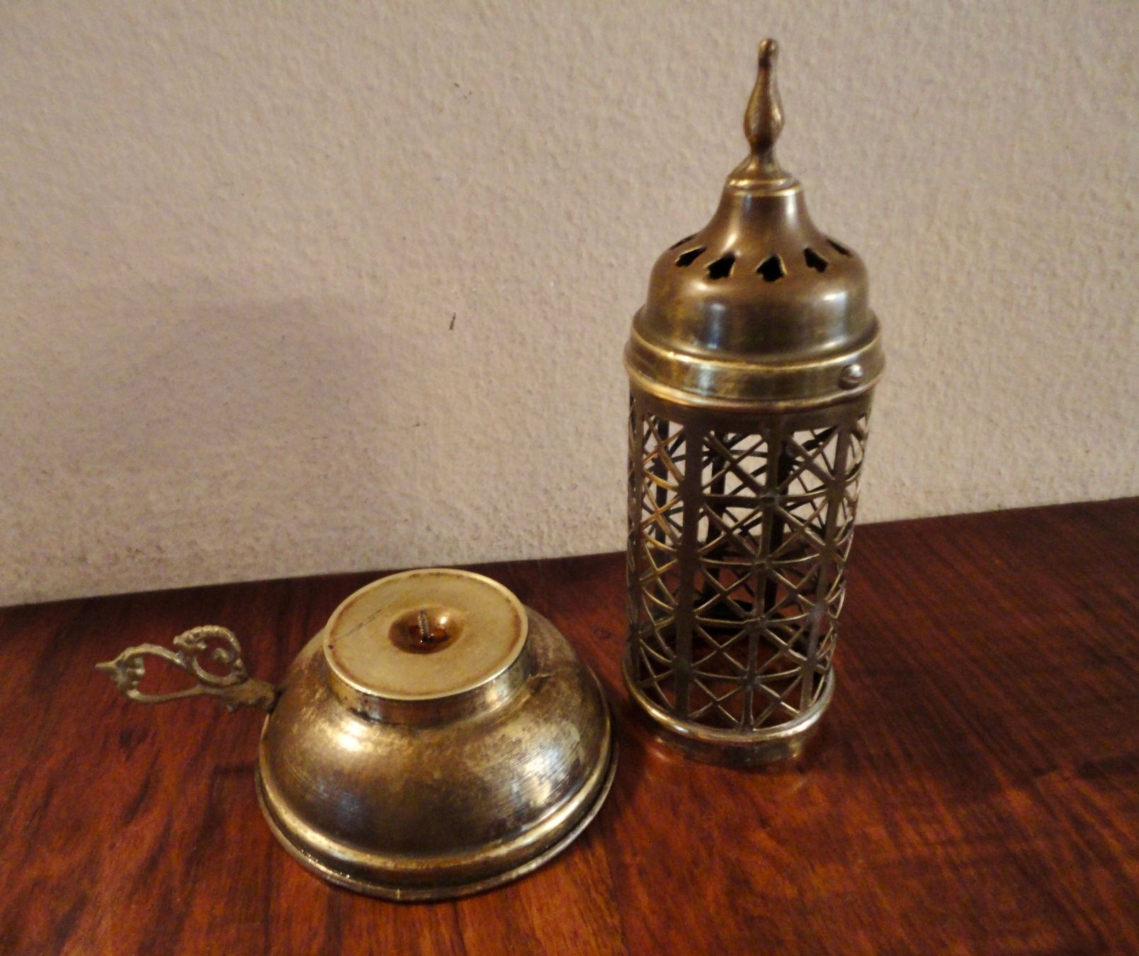 Kerzenständer: Kerzenstànder Messing mit Griff und Deckel. – Gebraucht aus Wädenswil von FILI10 1