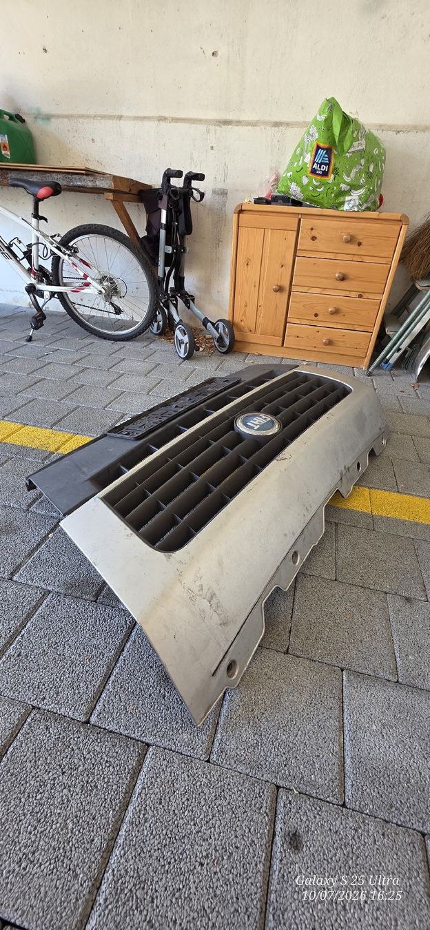 Alle Autoersatzteile: Kühlergrill und Frontteil Fiat Ducato  – Gebraucht aus Hittnau von Annubis