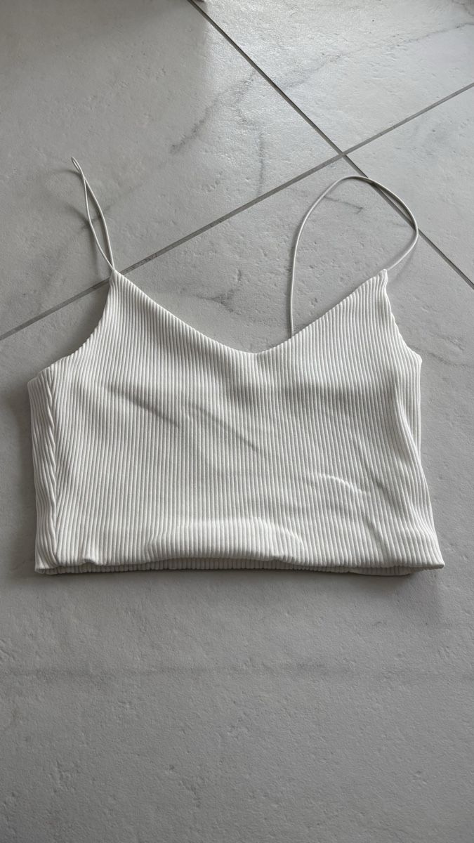 Weekday Top: Weekday Top Weiss S – Usato da Seengen venduto da sa_land