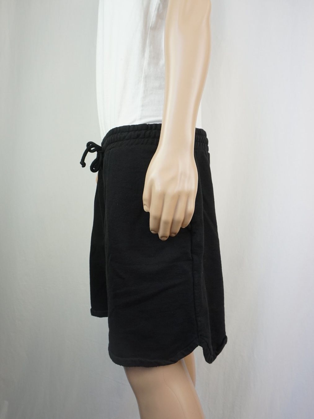 C&A Pantaloni: C&A Sweatshorts Schwarz Gr. XL – Usato da Pratteln venduto da Restwert_Pratteln 1