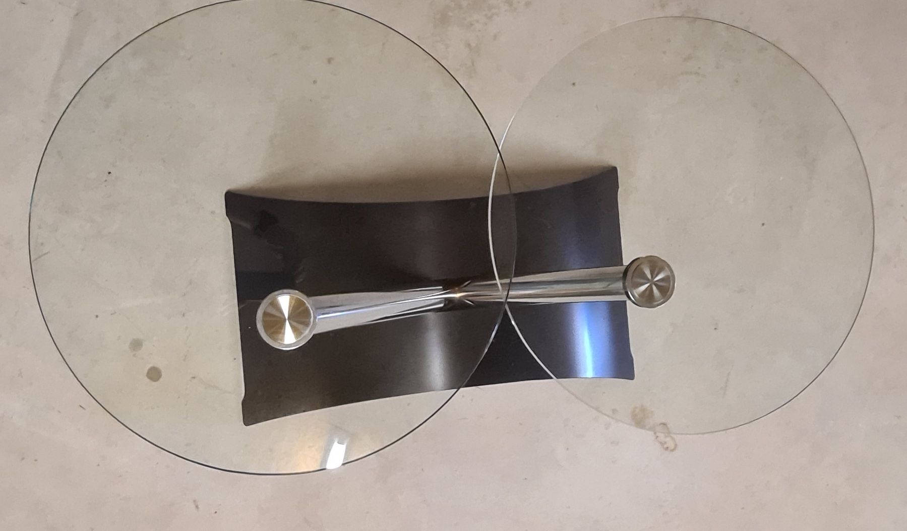 Tavoli: Moderner Couchtisch, Glas drehbar. – Usato da Wald ZH venduto da ranco02 1