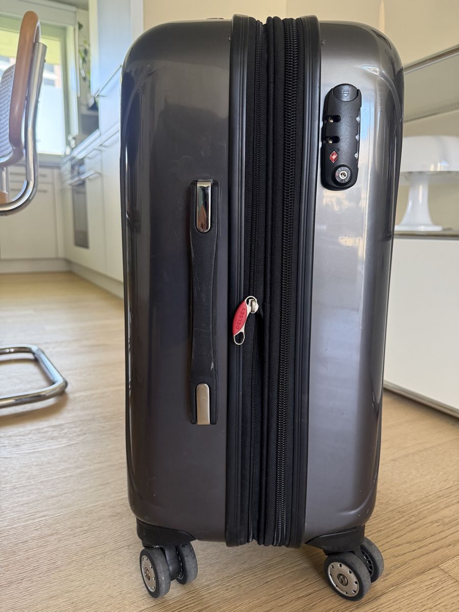 Delsey Reisekoffer: Cabin Luggage  Delsey, 4 wheels – Gebraucht aus Wallisellen von rac_sy2x 1