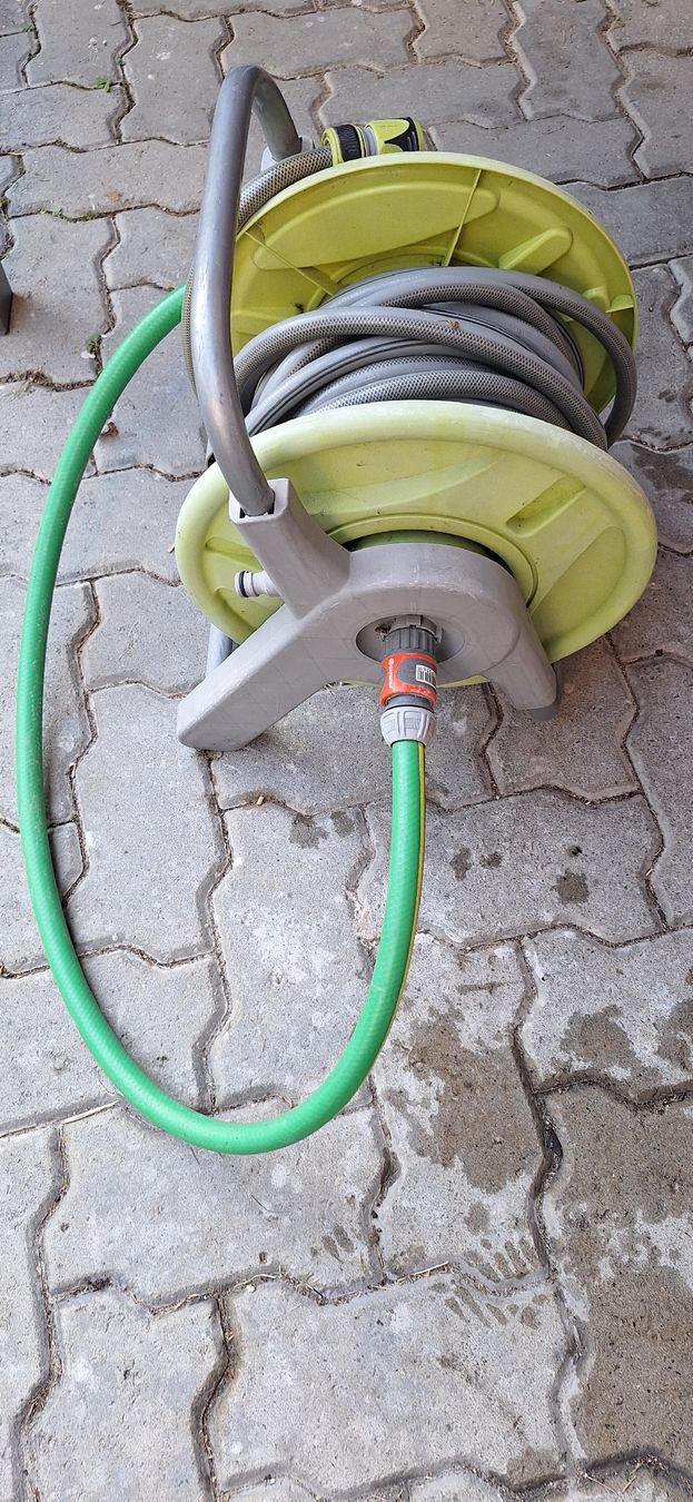 Rohre & Schläuche: Gartenschlauch auf Rollwagen – Gebraucht aus Kerzers von desi94 2