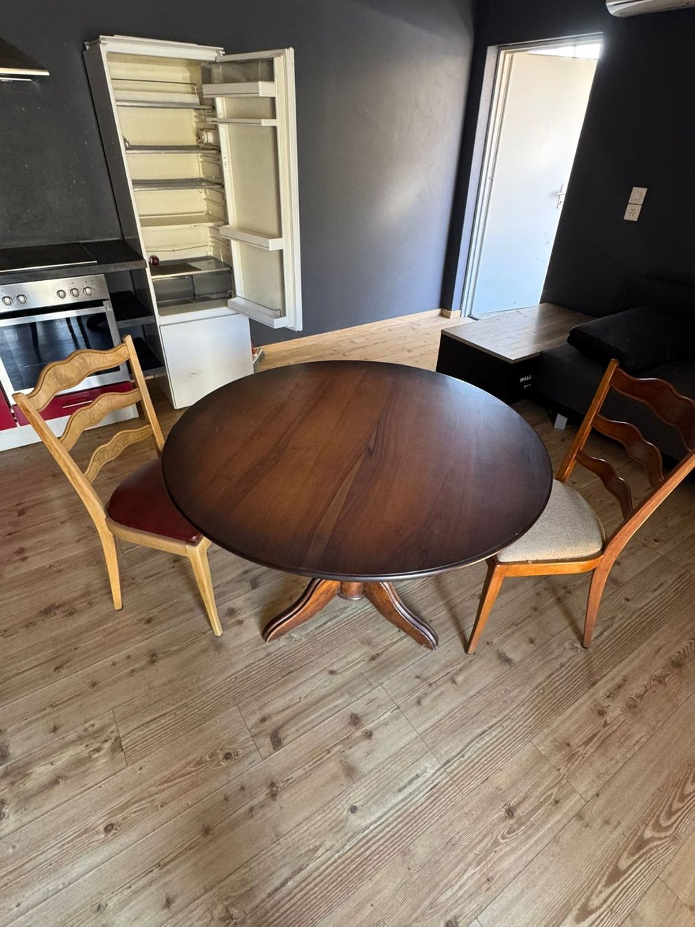 Tavoli: Table ronde en bois massif – Usato da Vétroz venduto da Polygroup