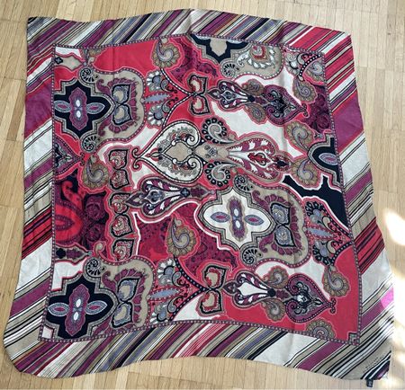 Egon Furstenberg Seiden Foulard 🌸