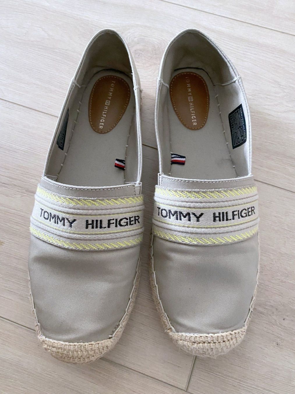 Tommy Hilfiger Scarpe da donna: Tommy Hilfiger Espadrilles Gr. 40 neuw. – Usato da Füllinsdorf venduto da Sunnebliemli7 1