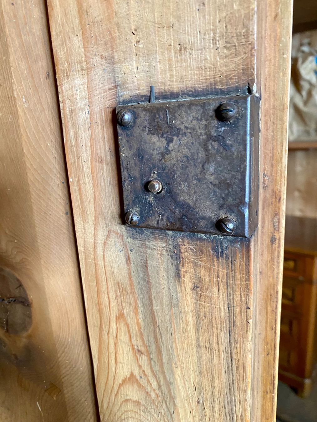 Armadi: Wunderschöner massiver Schrank mit Bauernmalerei – Usato da Frauenkappelen venduto da leola1973 9