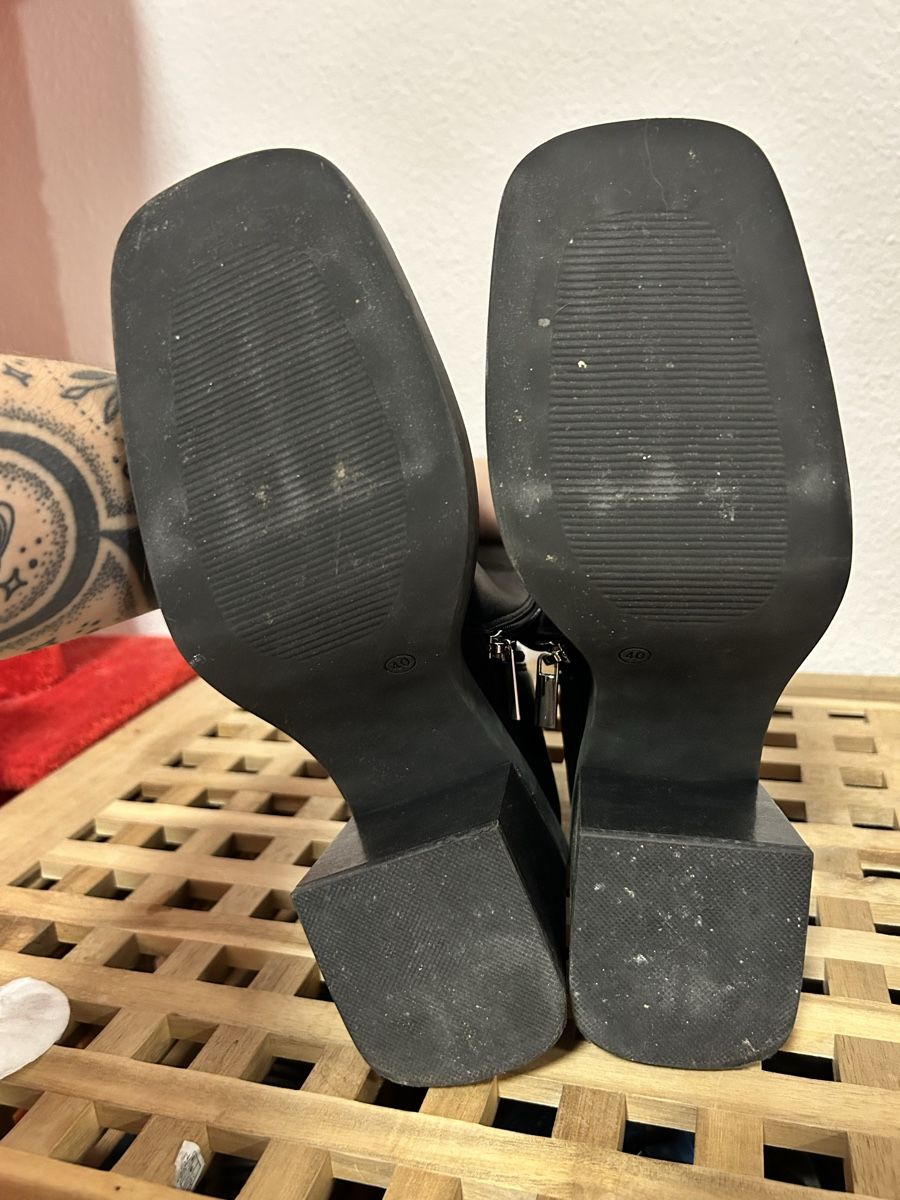Zalando Scarpe da donna: Gioseppo Stiefel 40 schwarz – Nuovo (secondo la descrizione) da Winterthur venduto da MetalCicada 4