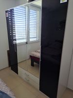 Schrank schwarz/weiss