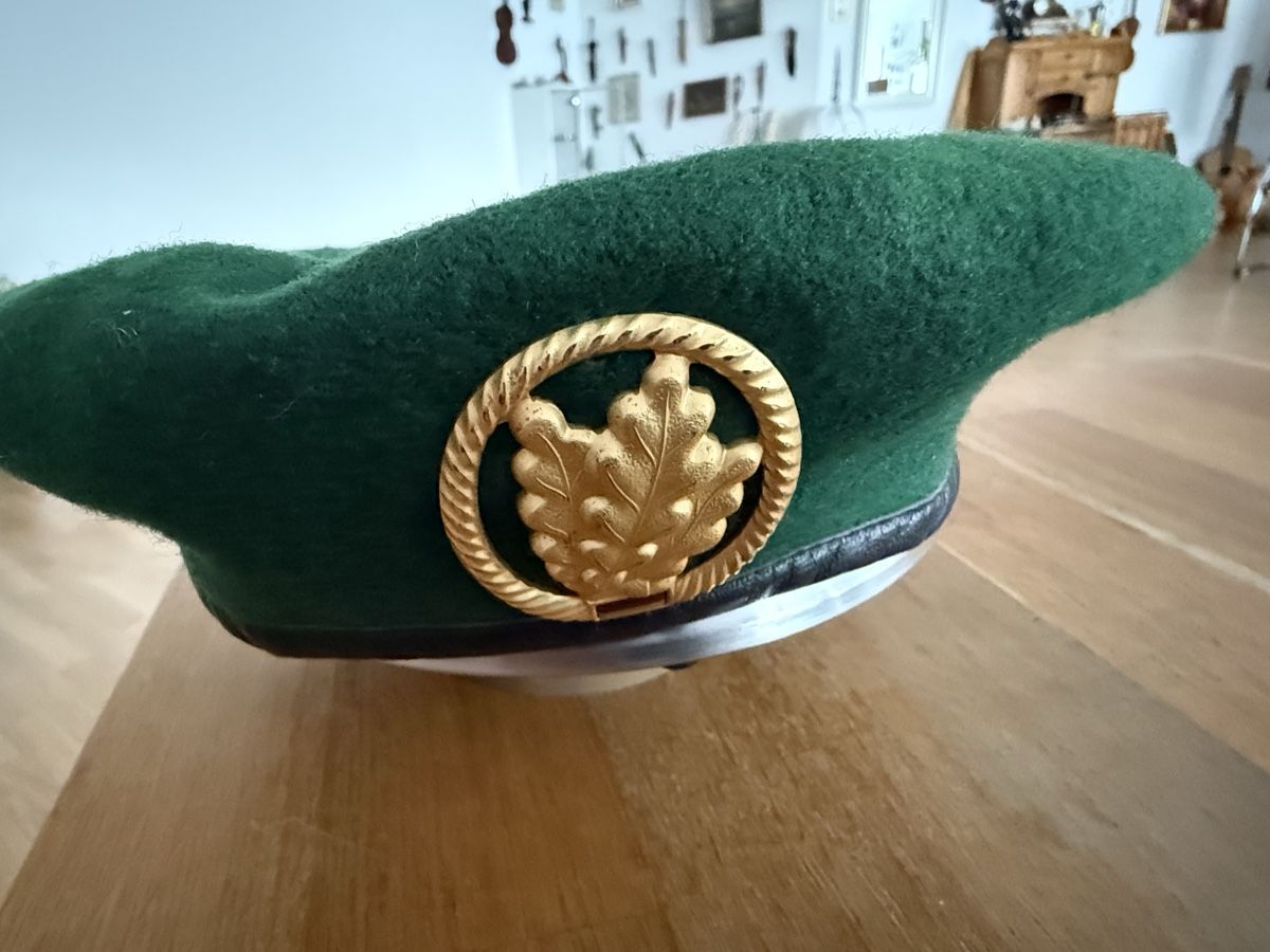 Uniformen: Originale Deutsche Bundeswehr Barett, Militär Kappe – Gebraucht aus Goldach von Messerguru 2