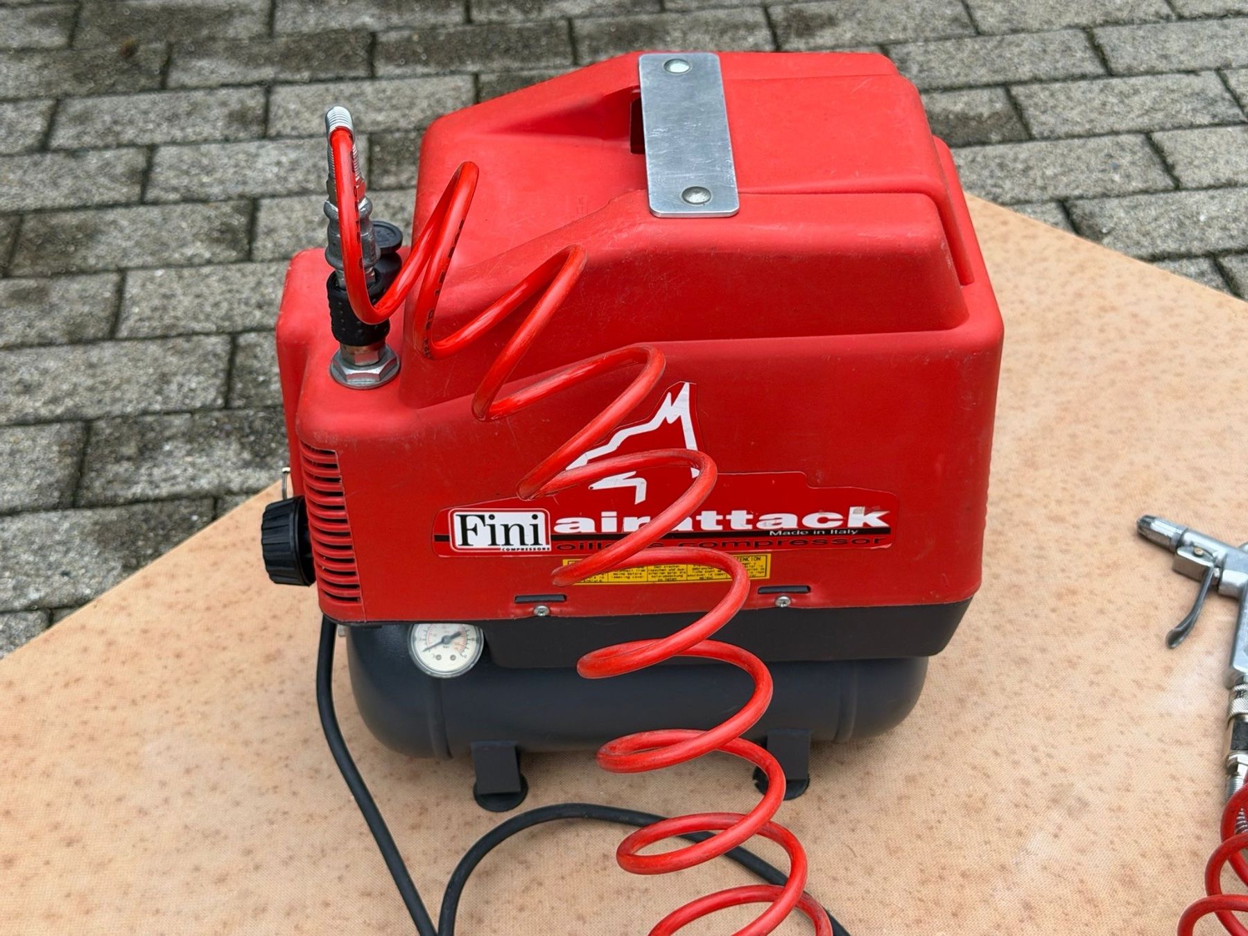 Compresseurs: Kompressor, Fini Airattack – D'occasion à Wattwil par diamant1 2