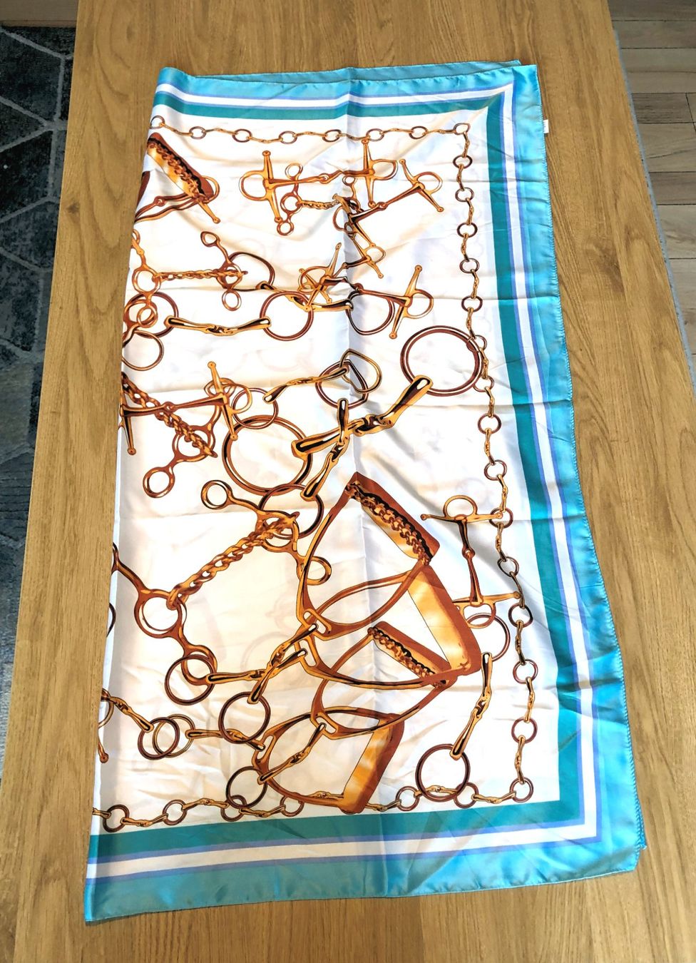 Foulard & Sciarpe: Halstuch/Foulard – Usato da Rüti ZH venduto da Jasna89 1