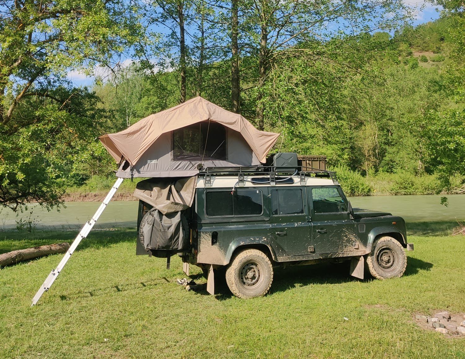 Land Rover Automobili: Land Rover Defender TD5 Overlander – Usato da Horgen venduto da noa_2dsd 2