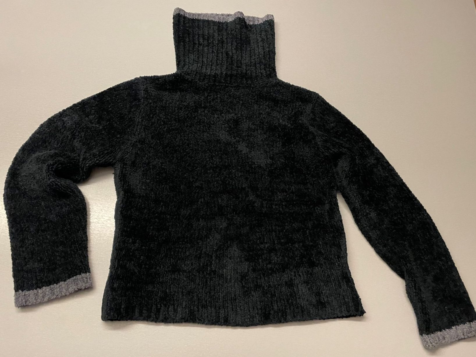 Maglioni & Felpe: Knuddel Pullover, weich flauschig, schwarz, Rand grau, L – Usato da Amriswil venduto da fit8580 1