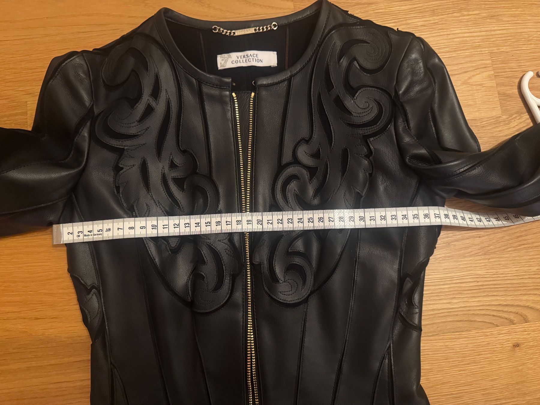 Versace Giacche: Versace Lederjacke Damen Gr 34 – Nuovo (secondo la descrizione) da Unterengstringen venduto da Cuz_5555 9
