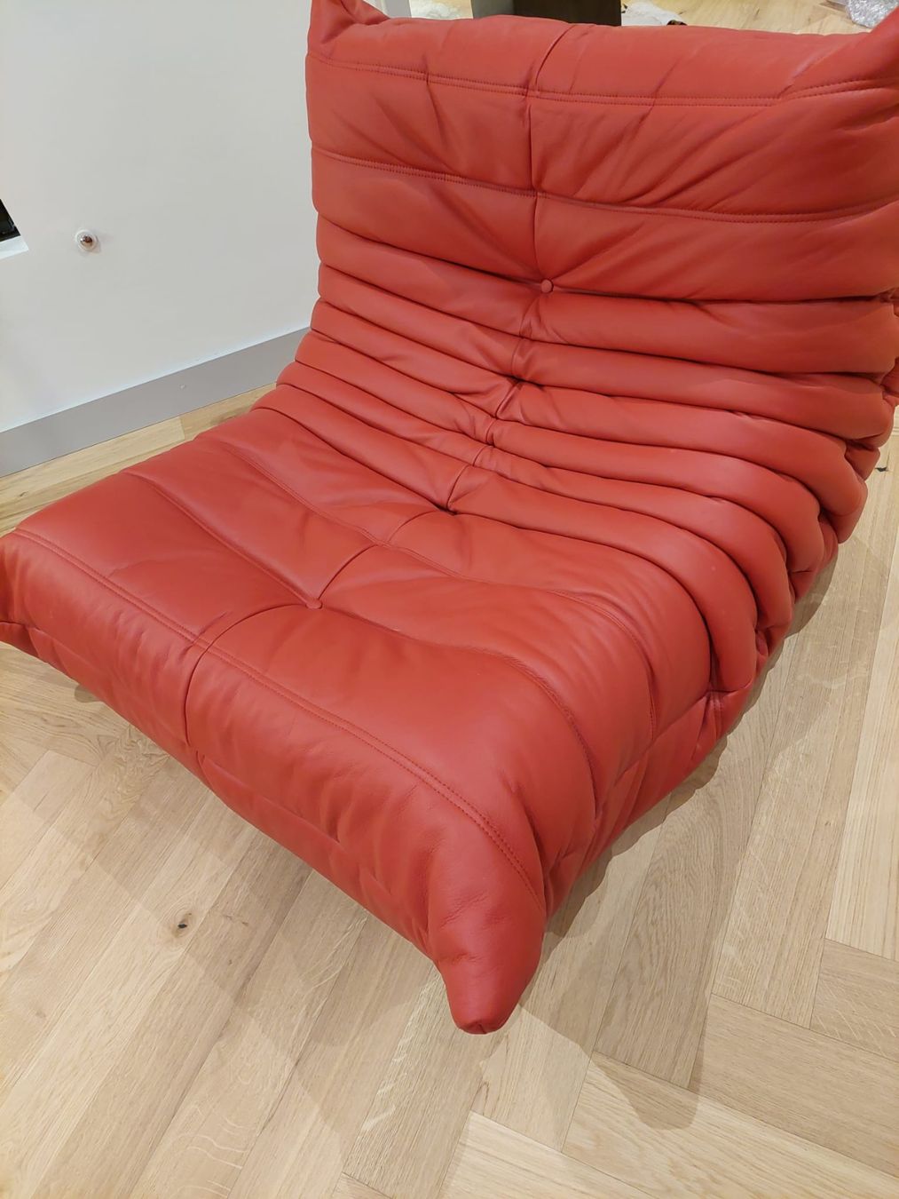 Ligne Roset Divani: Ligne Roset - Togo - cuir - 2025 – Nuovo (secondo la descrizione) da La Tour-de-Peilz venduto da DressingEKL 1
