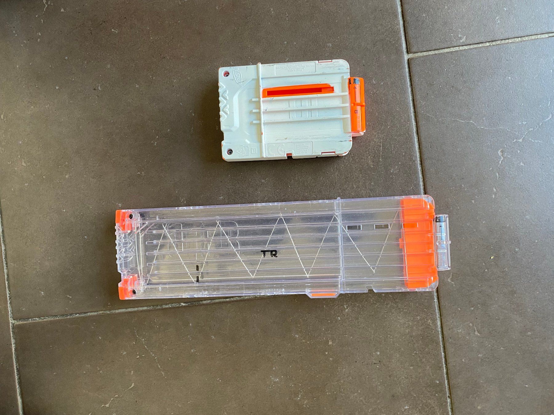 Nerf Giocattoli: 2 Nerfs mit Zubehör – Usato da Winterthur venduto da goodwood68 2