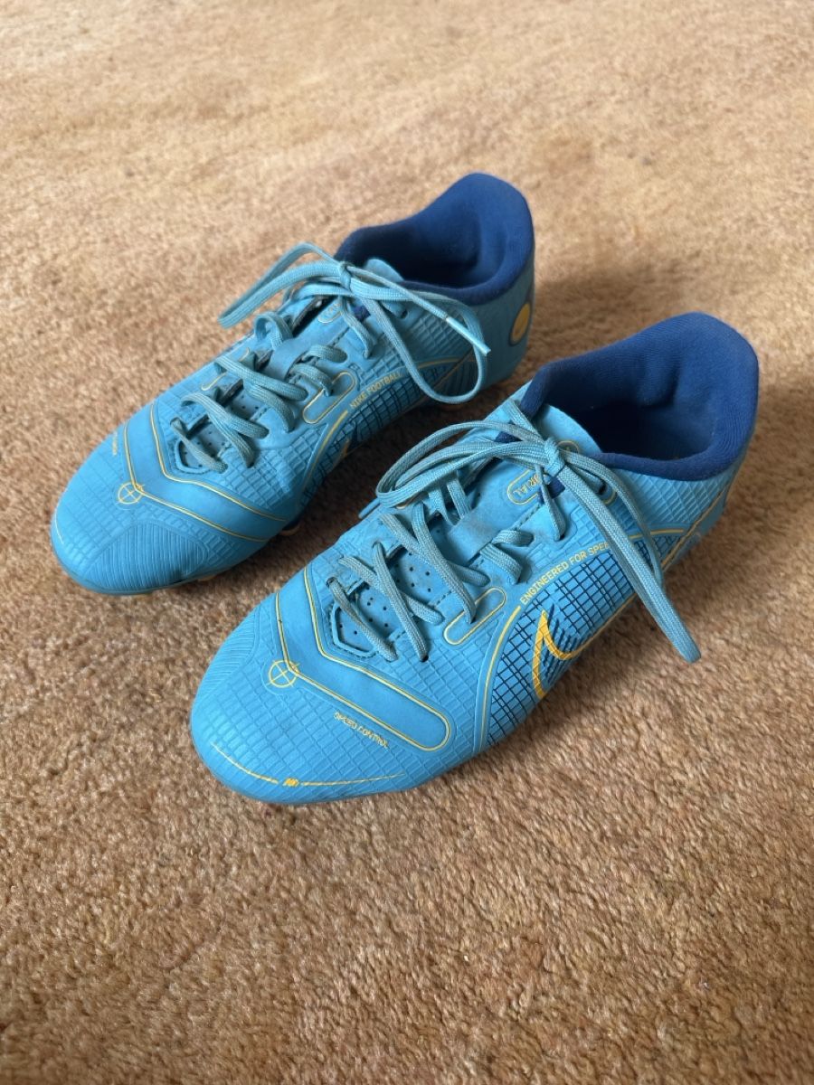 Schuhe für Jungen: Fussballschuhe Nike Grösse 36 – Gebraucht aus Lützelflüh-Goldb von ama_l2lp