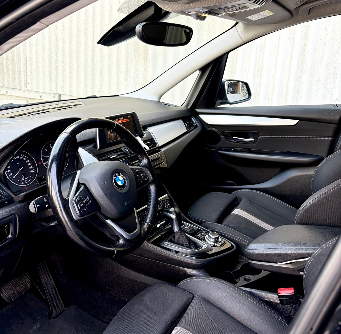 BMW Automobili: Bmw 218d / Automat / Tourer – Usato da Dietfurt venduto da LvLvLV 4