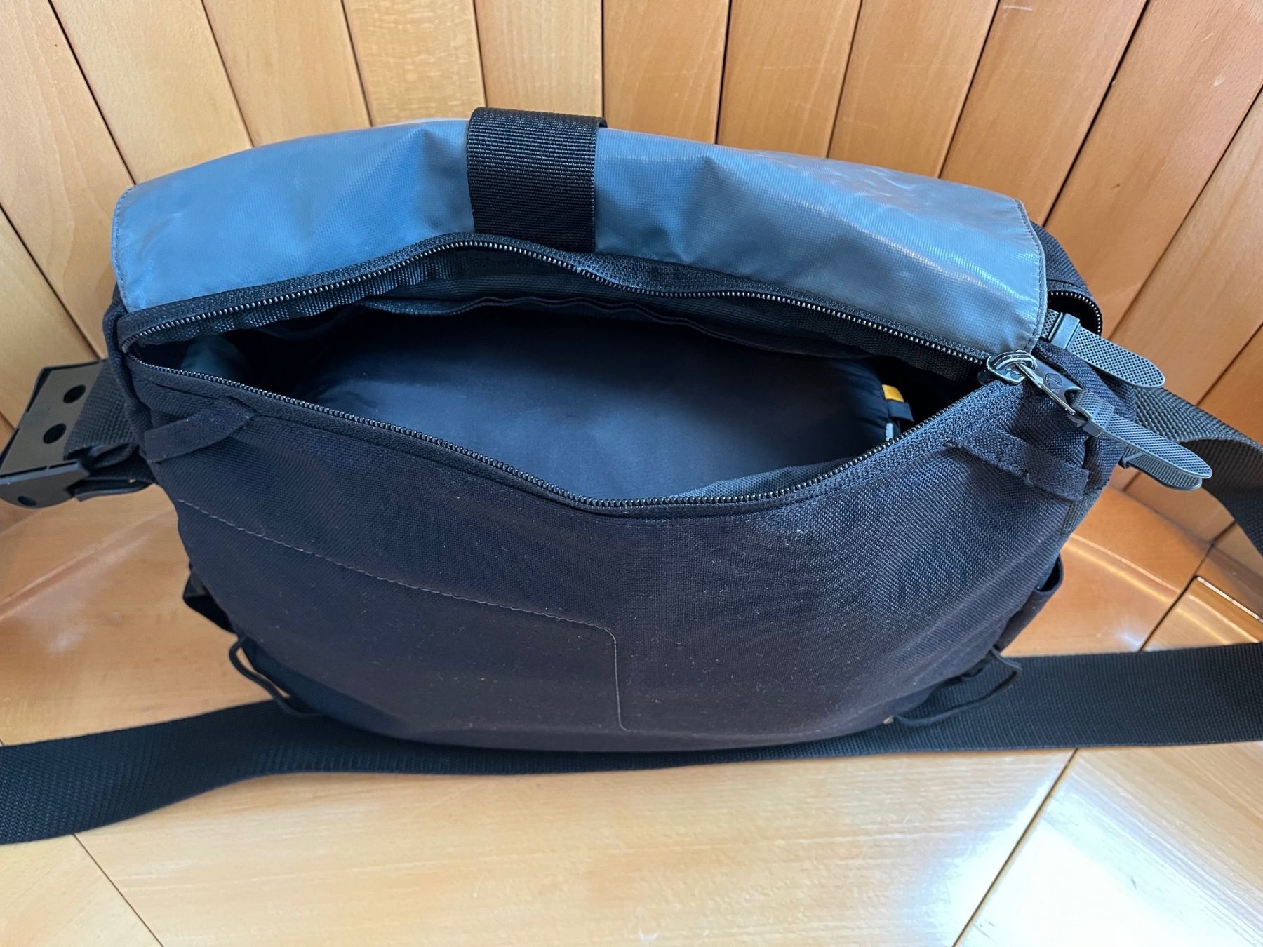 Mammut Borse: Tatonka Schulder Tasche – Usato da St. Pelagiberg venduto da 1MagicMoment 2