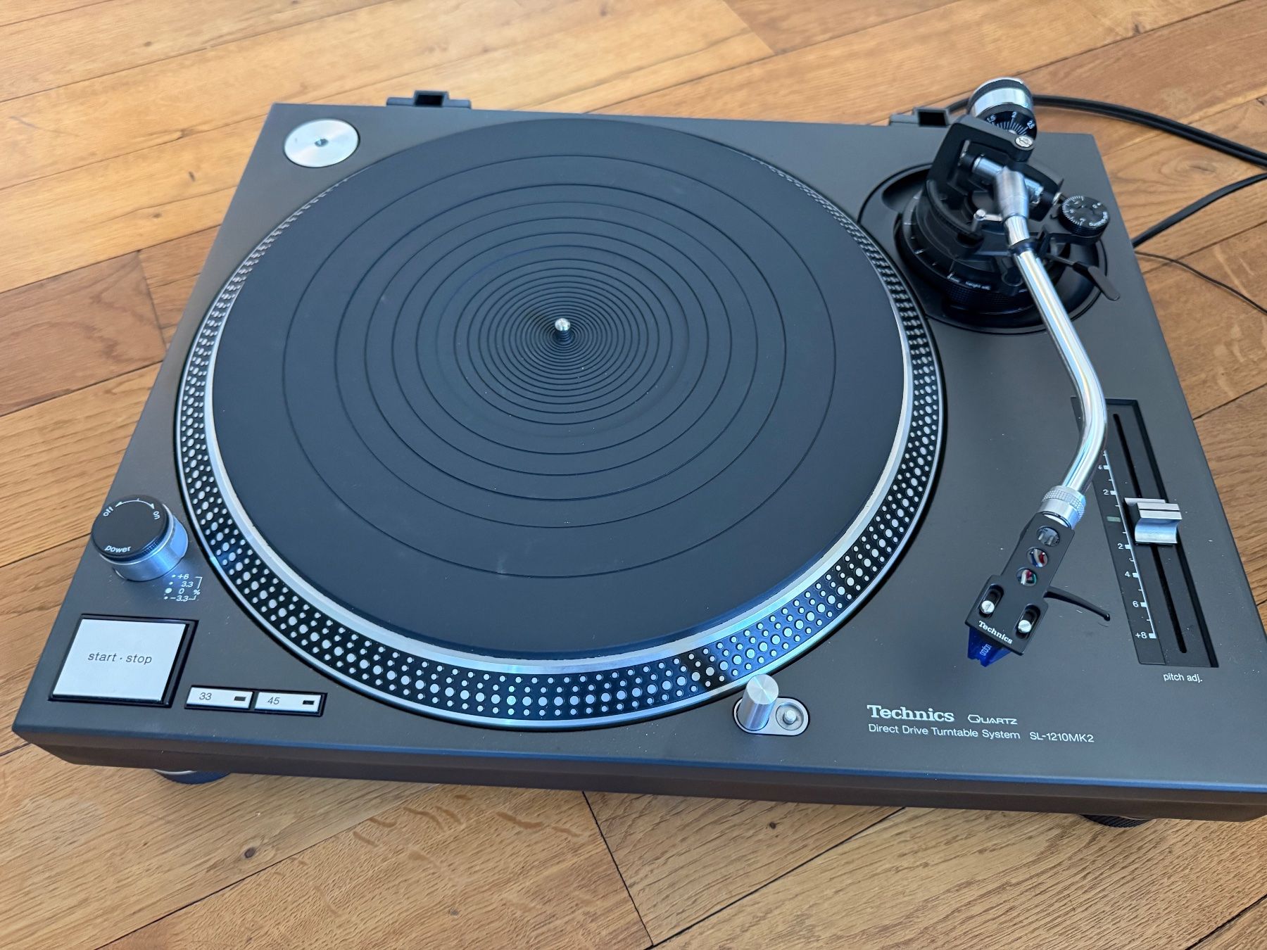 Technics Tourne-disques: Technics SL-1210MK2 – D'occasion à Zürich par Gespraechspartner 1