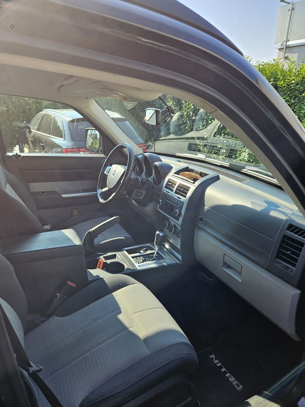 Dodge Autos: DODGE Nitro 3.7 4x4 EXPERTISÉ  – D'occasion à CERNIER par GarageConcept-Car 2